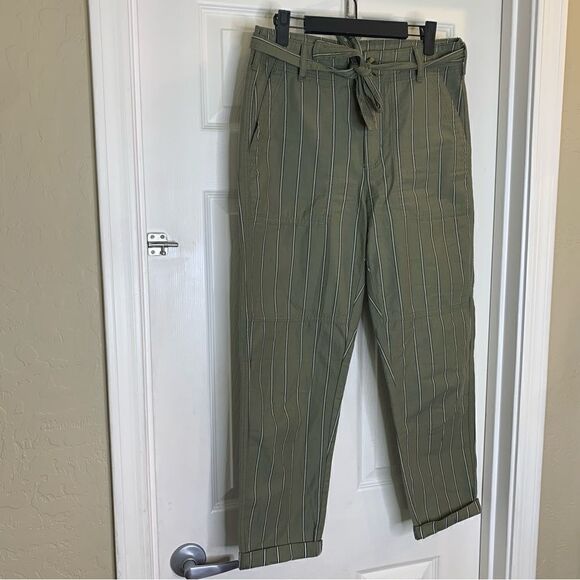 American Eagle Olive Green pin stripe Cropped Pants Size 4 - Picture 2 of 10